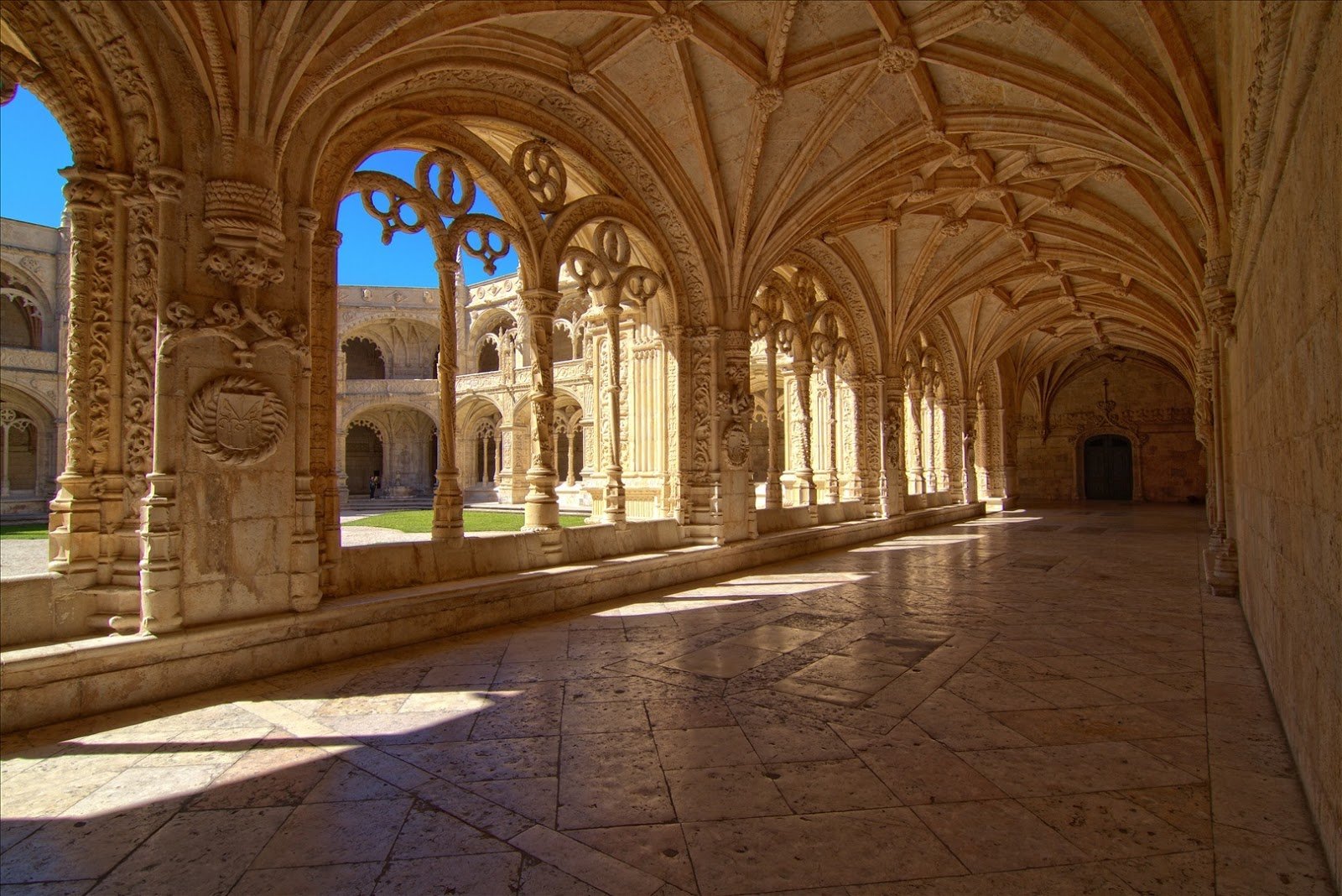 монастырь жеронимуш в лиссабоне